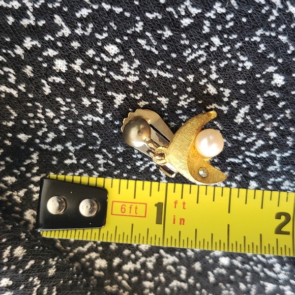 Vintage cultured pearl and gold clip on earrings set - Picture 8 of 8